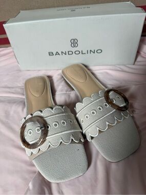 Bandolino Cream Scalloped Slide Sandals with Tortoiseshell Accent